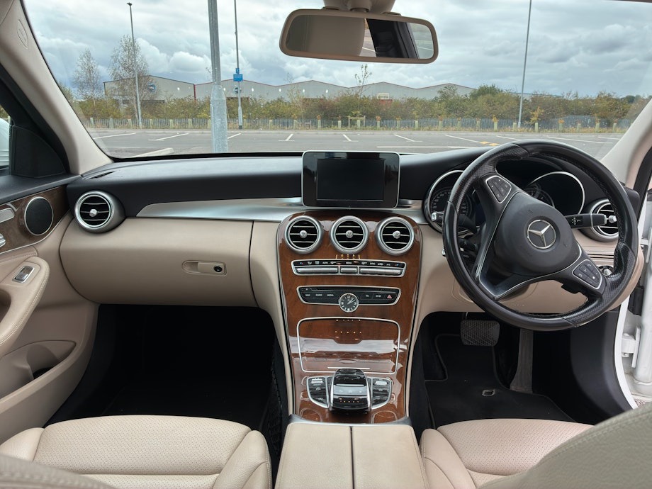 Used Mercedes-Benz C Class 2015 for sale - 76527599: Photo 2