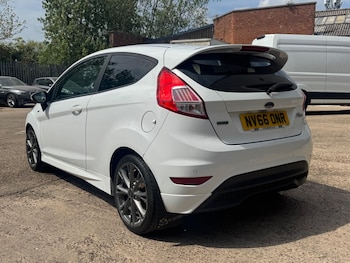 Used Ford Fiesta 2017 for sale - 79236073: Photo