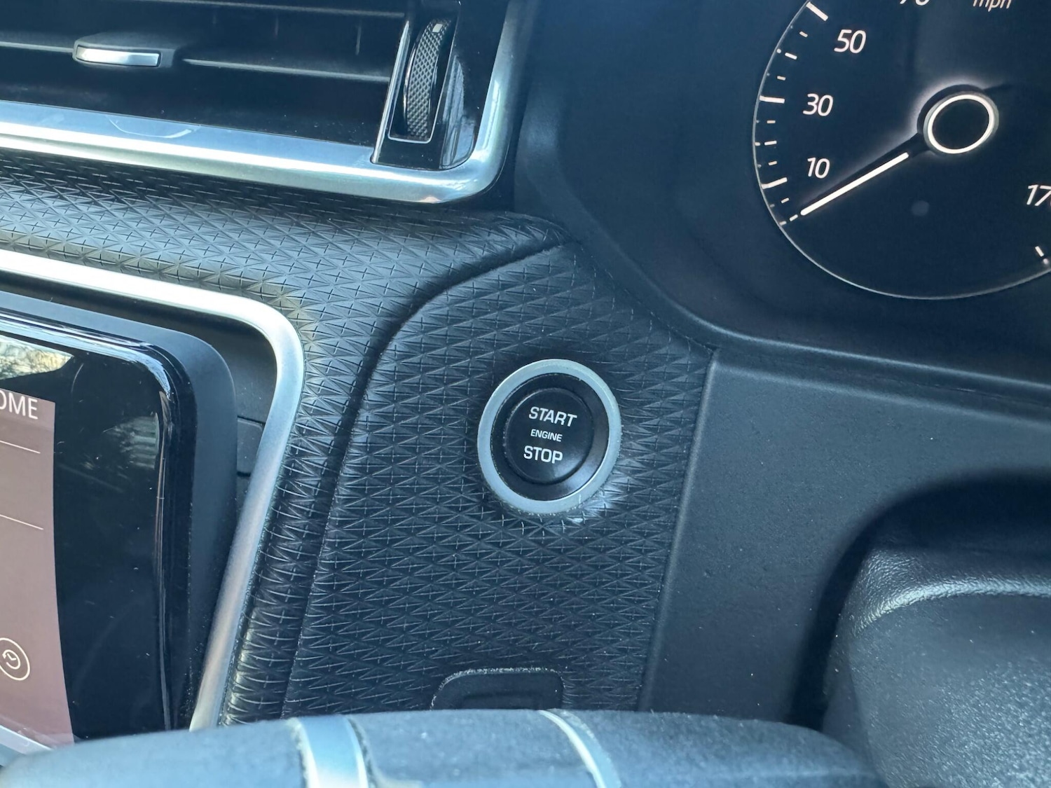 Used Land Rover Range Rover Velar 2017 for sale - 78039392: Photo 25