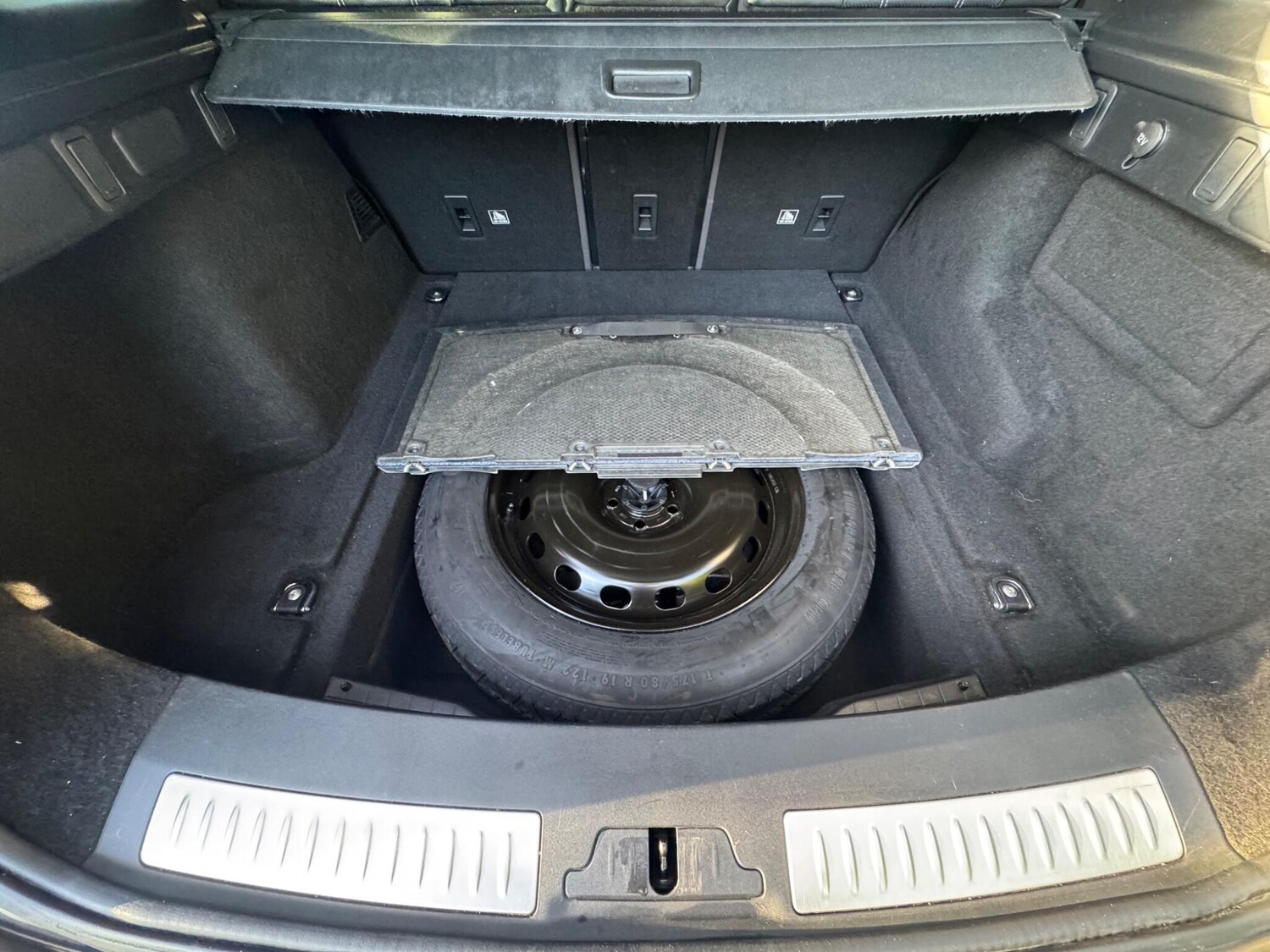 Used Land Rover Range Rover Velar 2017 for sale - 78039392: Photo 53