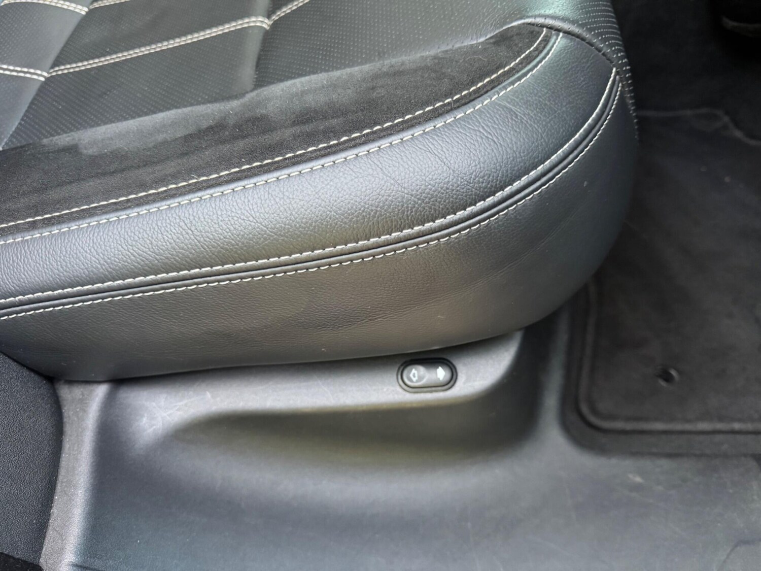 Used Land Rover Range Rover Velar 2017 for sale - 78039392: Photo 74