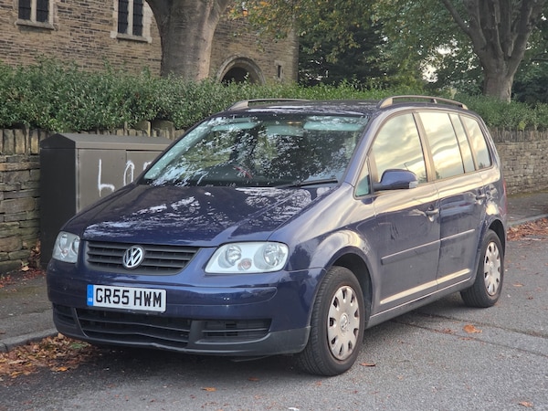 Used Volkswagen Touran 2005 for sale - 76194575: Photo 1