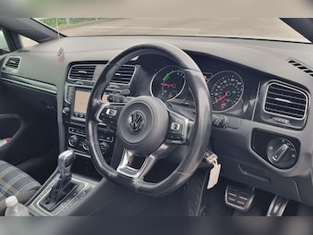Used Volkswagen Golf 2015 for sale - 75613817: Photo