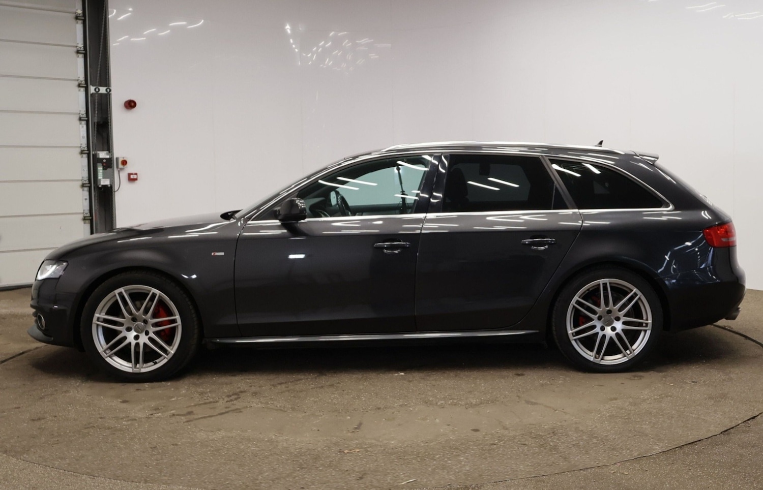 Used Audi A4 Avant 2011 for sale - 78032151: Photo 2