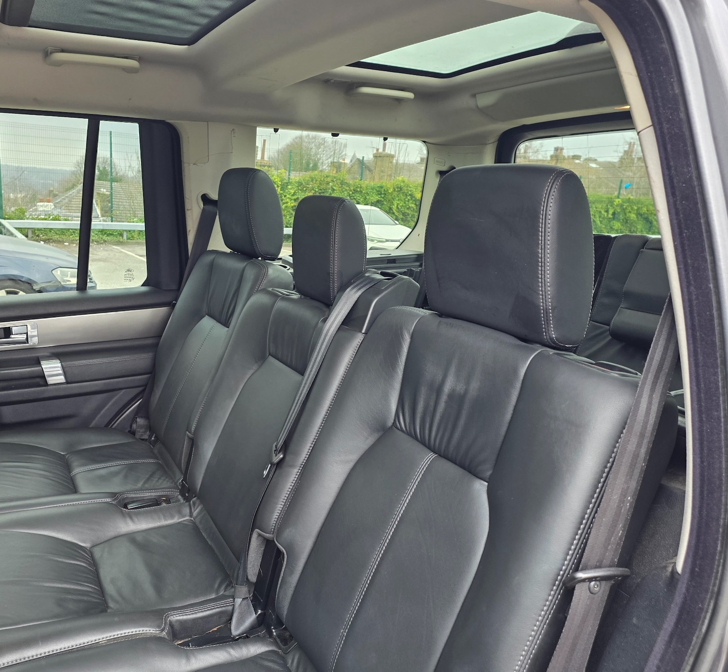 Used Land Rover Discovery 2014 for sale - 77656722: Photo 12