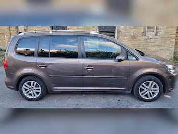 Used Volkswagen Touran 2015 for sale - 75939005: Photo