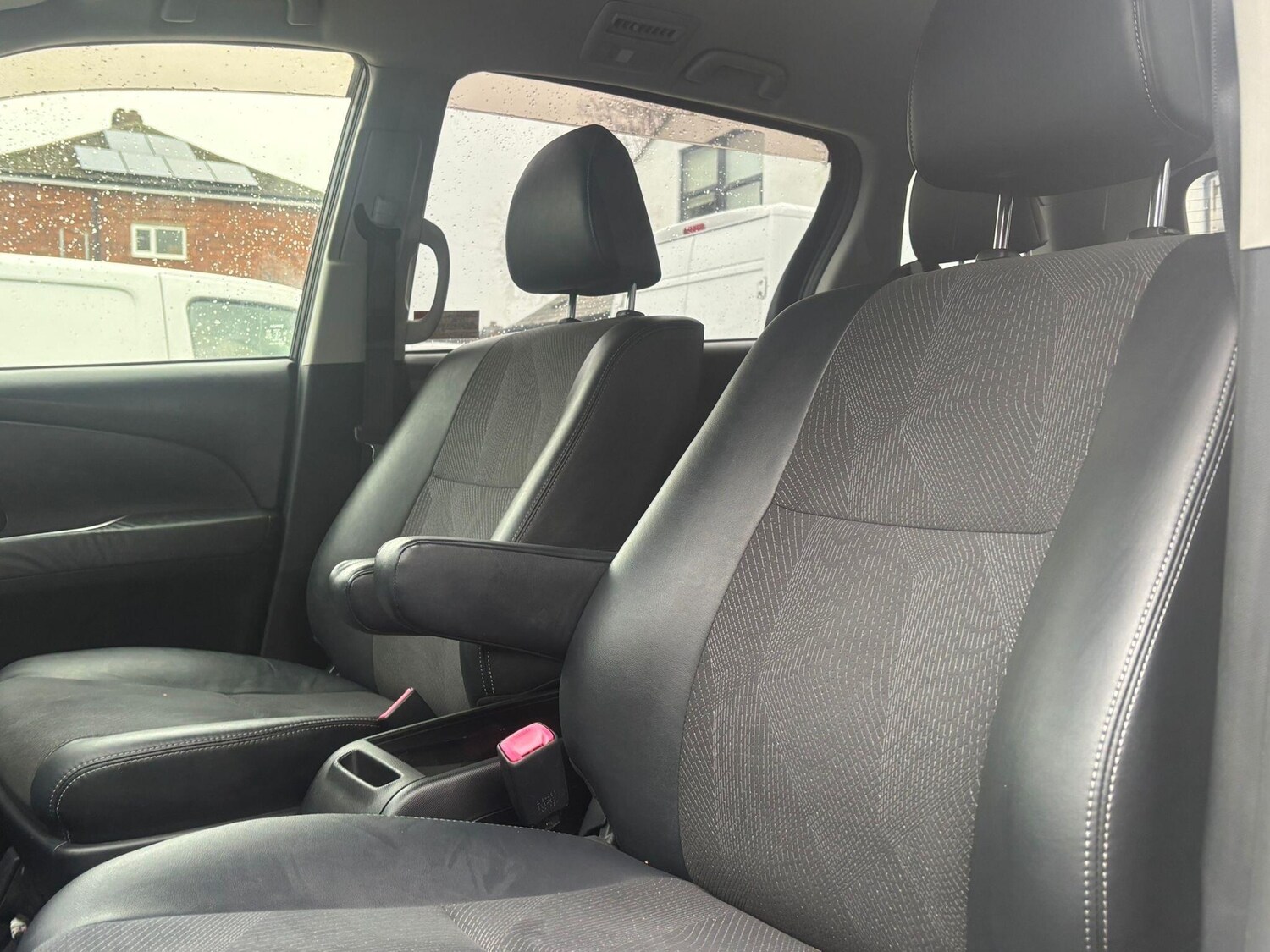 Used Toyota Estima for sale - 77586742: Photo 13