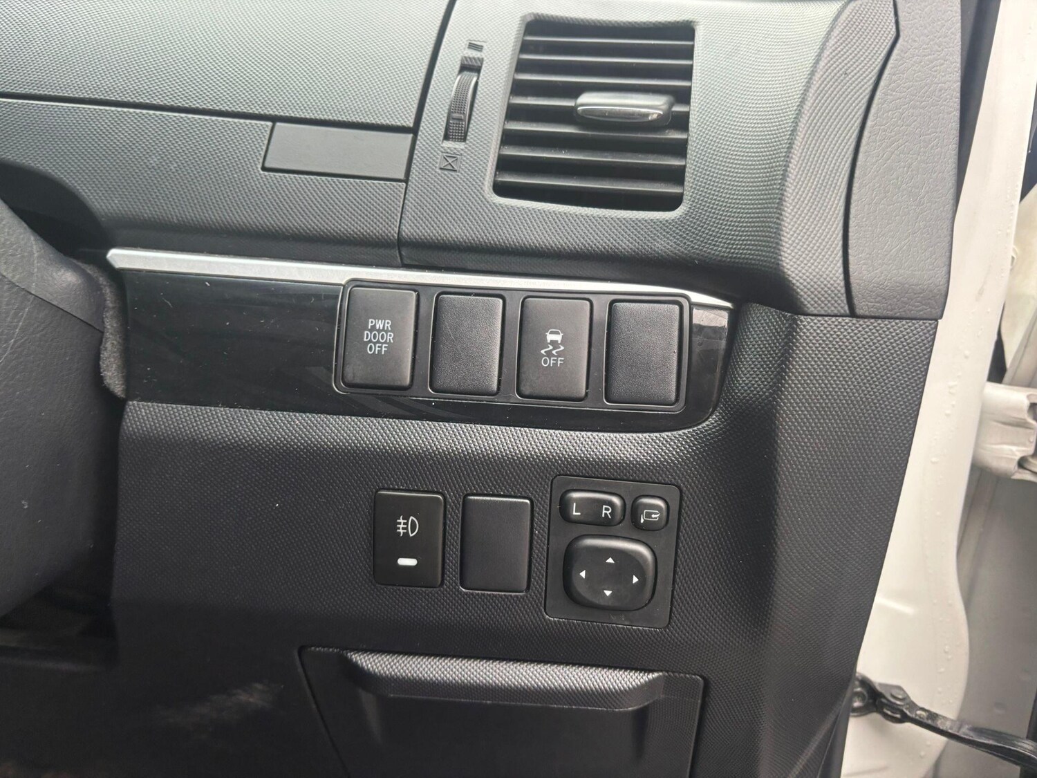 Used Toyota Estima for sale - 77586742: Photo 15