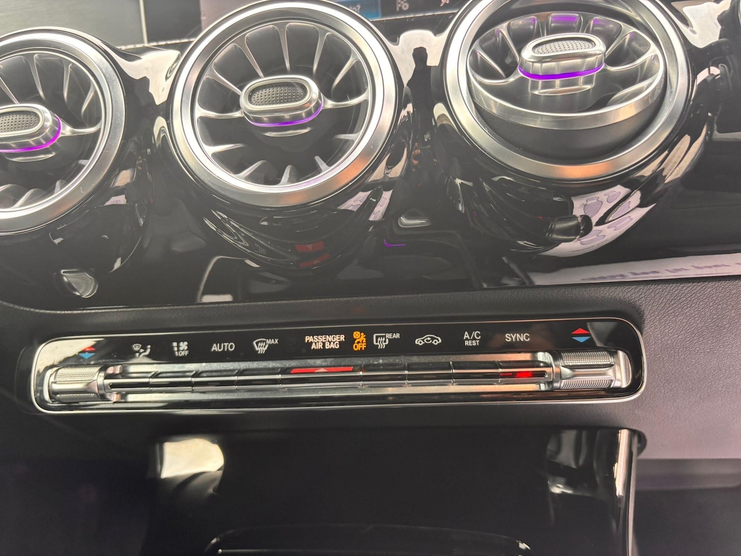 Used Mercedes-Benz A-Class 2018 for sale - 77671362: Photo 40