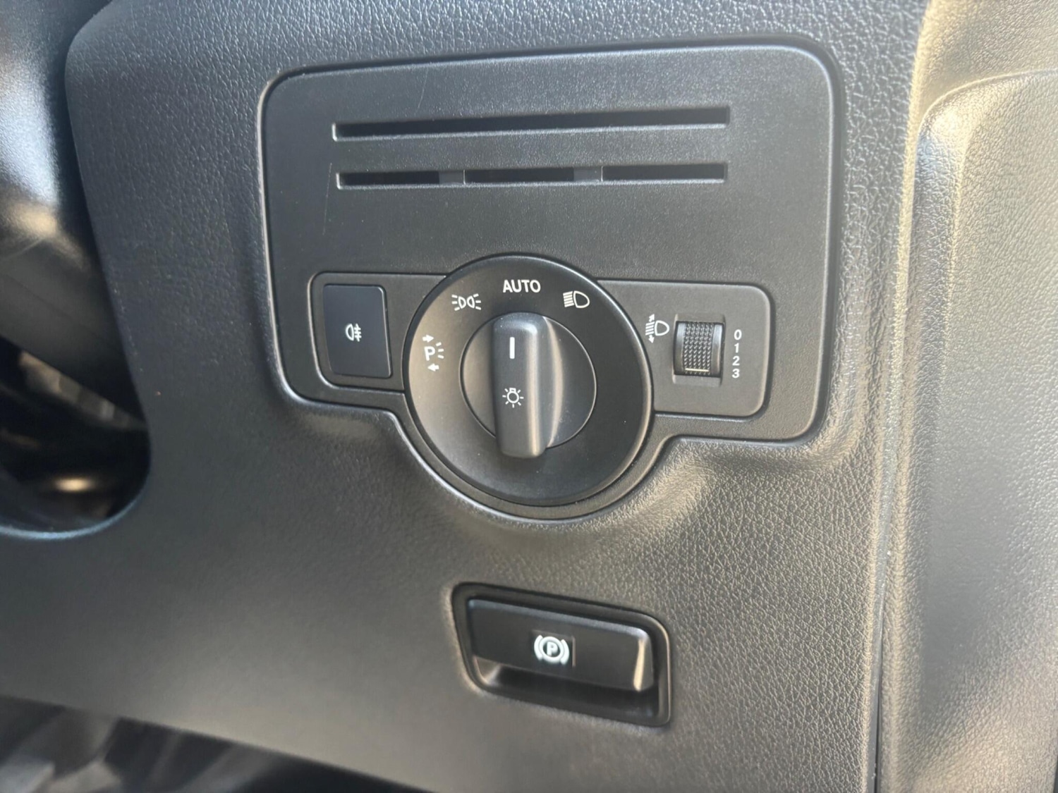 Used Mercedes-Benz Vito 2021 for sale - 77586646: Photo 23