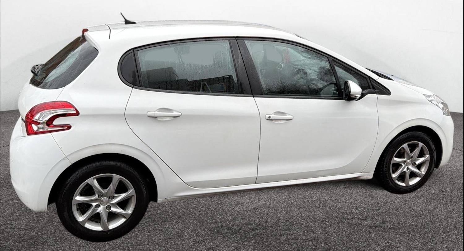 Used Peugeot 208 2014 for sale - 77392630: Photo 1