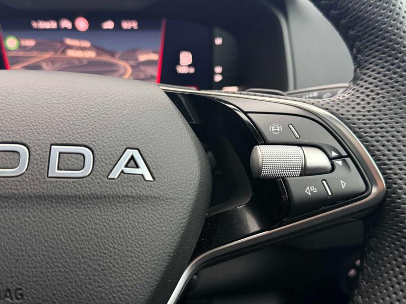 Used Skoda Karoq 2025 for sale - 77493317: Photo 30