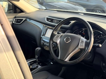 Used Nissan X-Trail 2017 for sale - 77665786: Photo