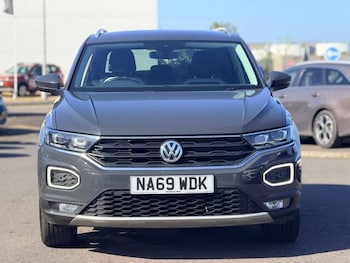 Used Volkswagen T-Roc 2019 for sale - 78329397: Photo
