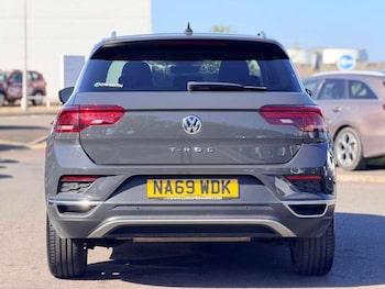 Used Volkswagen T-Roc 2019 for sale - 78329397: Photo
