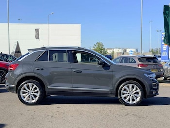 Used Volkswagen T-Roc 2019 for sale - 78329397: Photo
