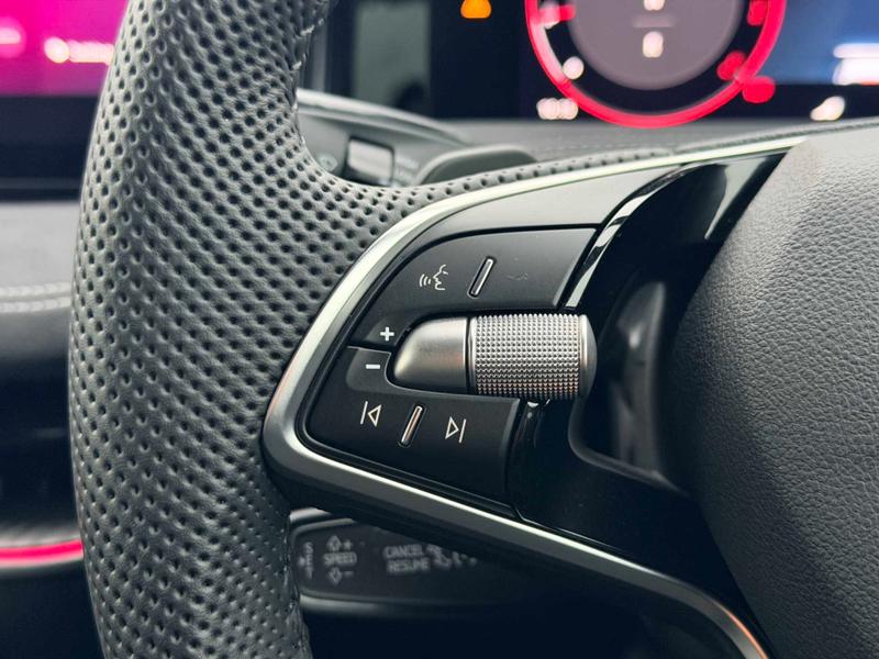 Used Skoda Superb 2025 for sale - 76782400: Photo 35