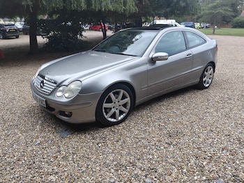 Used Mercedes-Benz C-Class 2005 for sale - 75794521: Photo