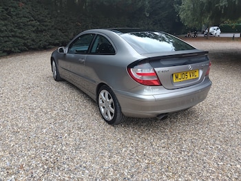 Used Mercedes-Benz C-Class 2005 for sale - 75794521: Photo