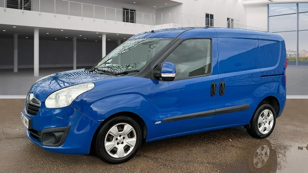 Used Vauxhall Combo 2017 for sale - 77679704: Photo 2