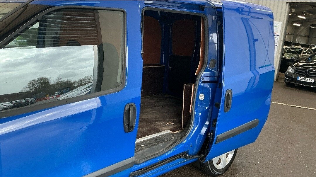 Used Vauxhall Combo 2017 for sale - 77679704: Photo 8