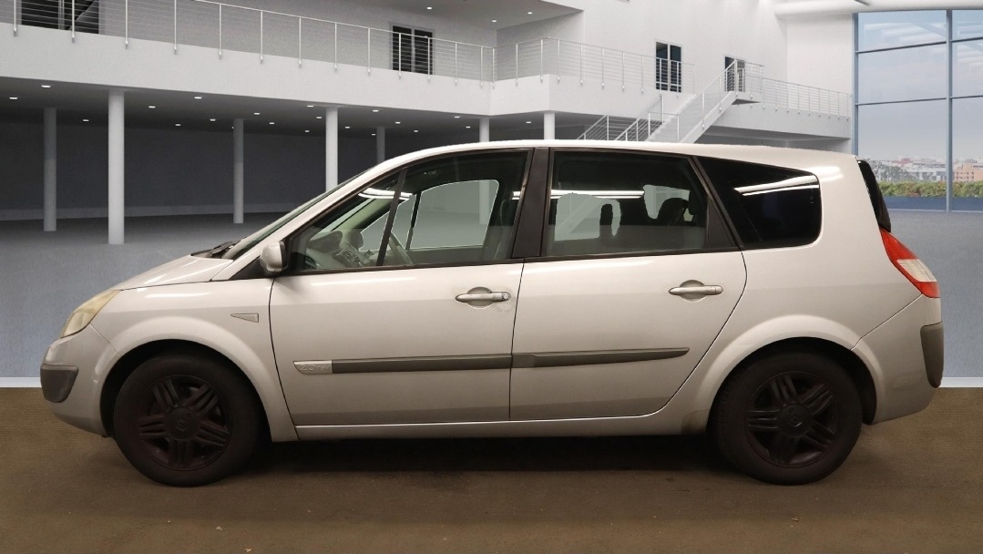 Used Renault Grand Scenic 2005 for sale - 76408327: Photo 6