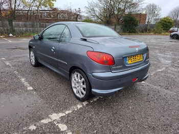 Used Peugeot 206 2005 for sale - 76762192: Photo