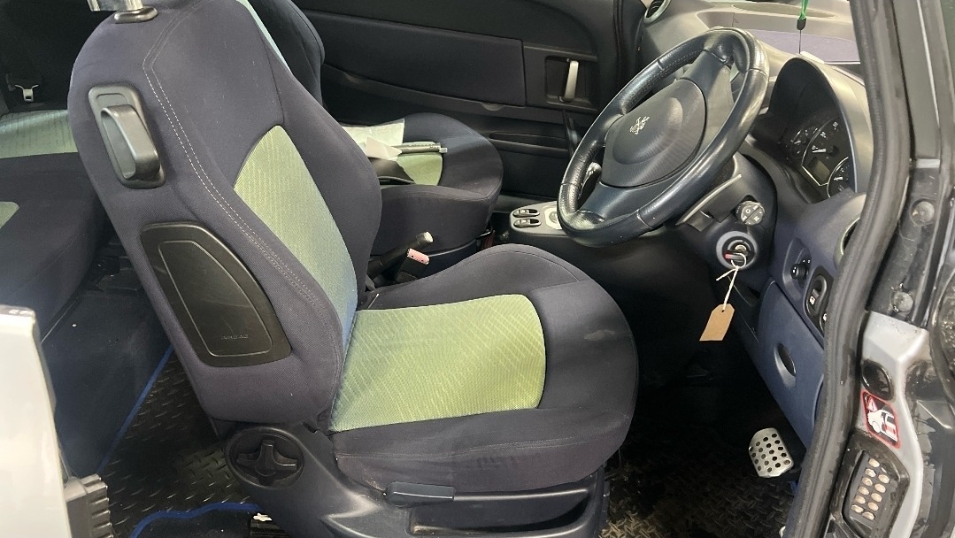 Used Peugeot 1007 2005 for sale - 77991938: Photo 8