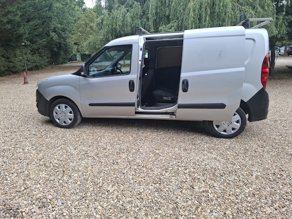 Used Vauxhall Combo 2016 for sale - 75256078: Photo 9