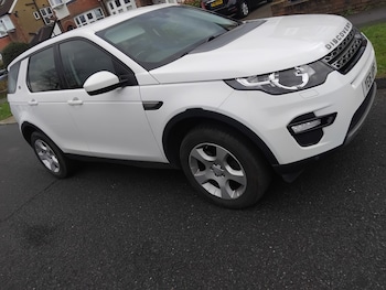 Used Land Rover Discovery Sport 2016 for sale - 76980068: Photo