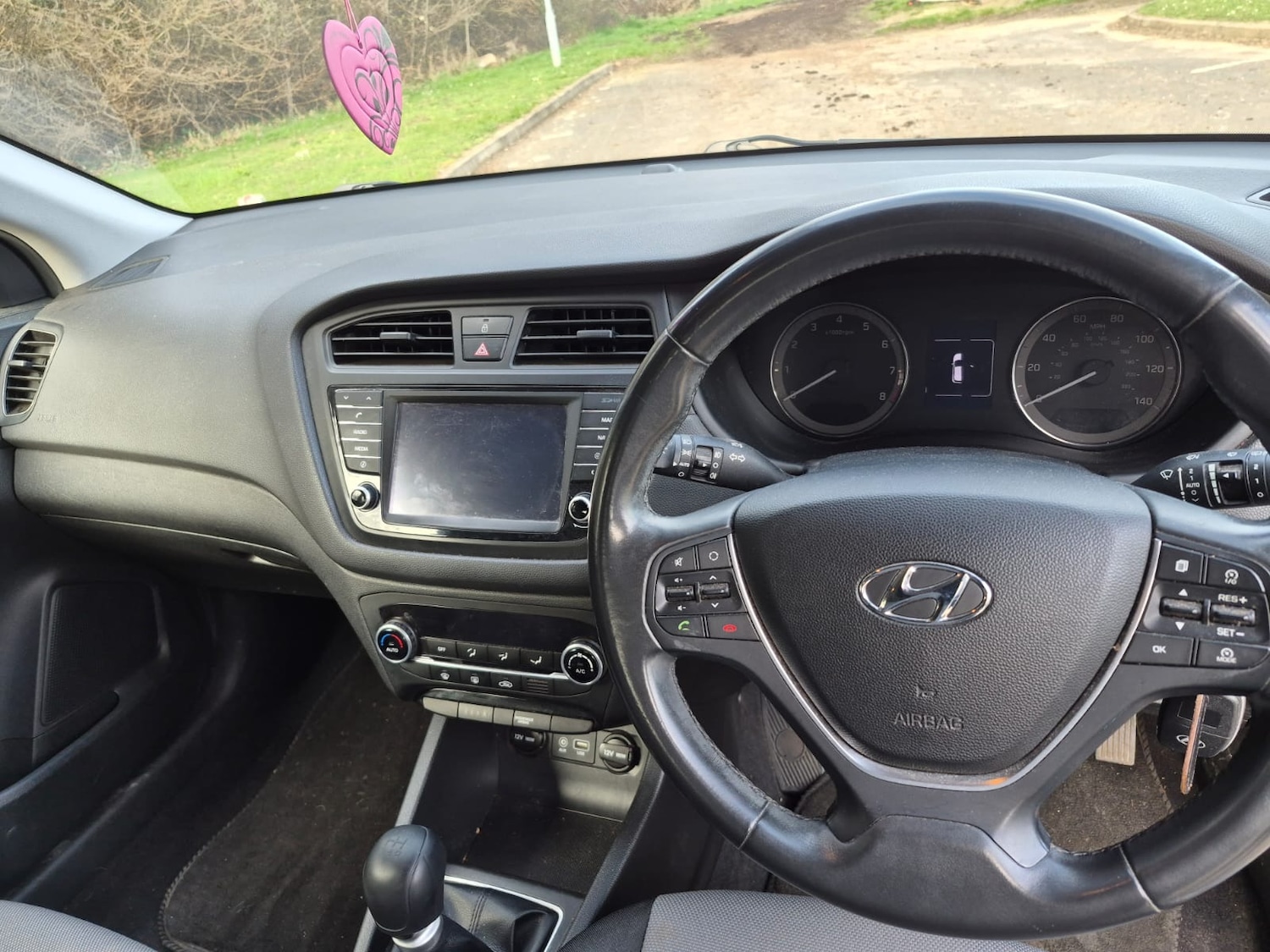 Used Hyundai i20 2015 for sale - 77819327: Photo 11