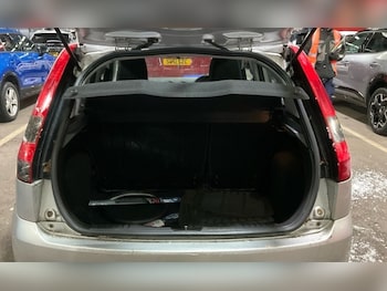 Used Ford Fiesta 2005 for sale - 77174379: Photo