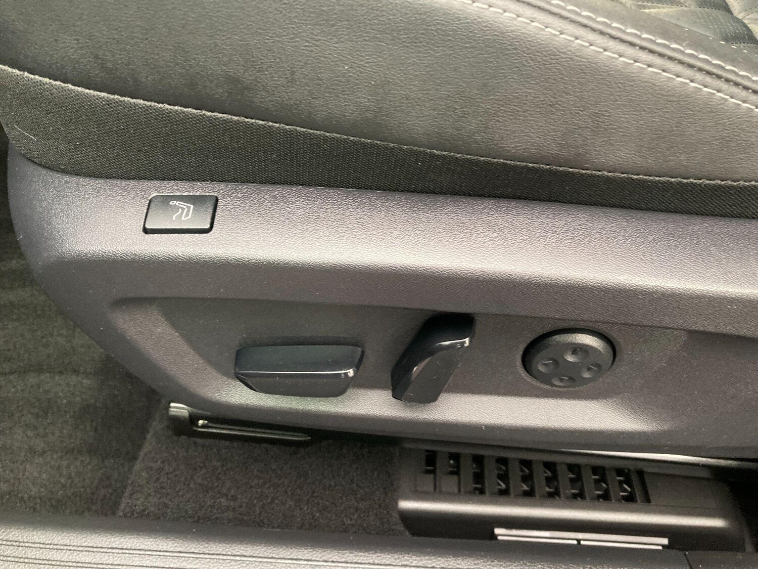 Used Nissan Qashqai for sale - 77808973: Photo 32