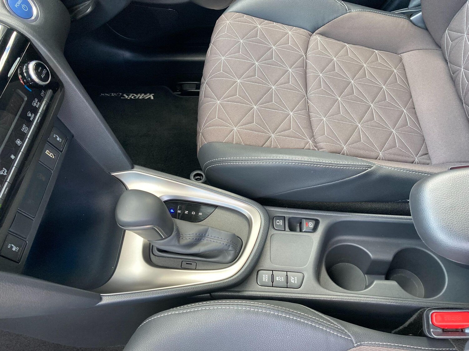 Used Toyota Yaris Cross 2022 for sale - 76246642: Photo 31