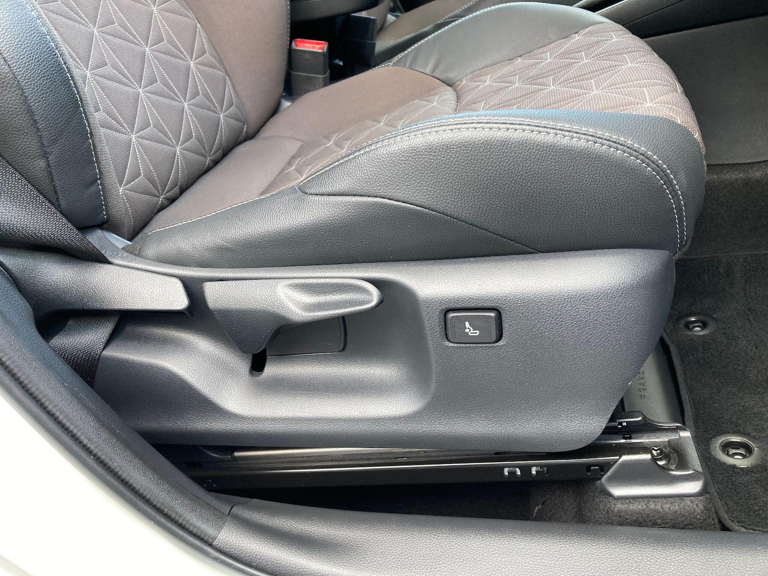 Used Toyota Yaris Cross 2022 for sale - 76246642: Photo 45