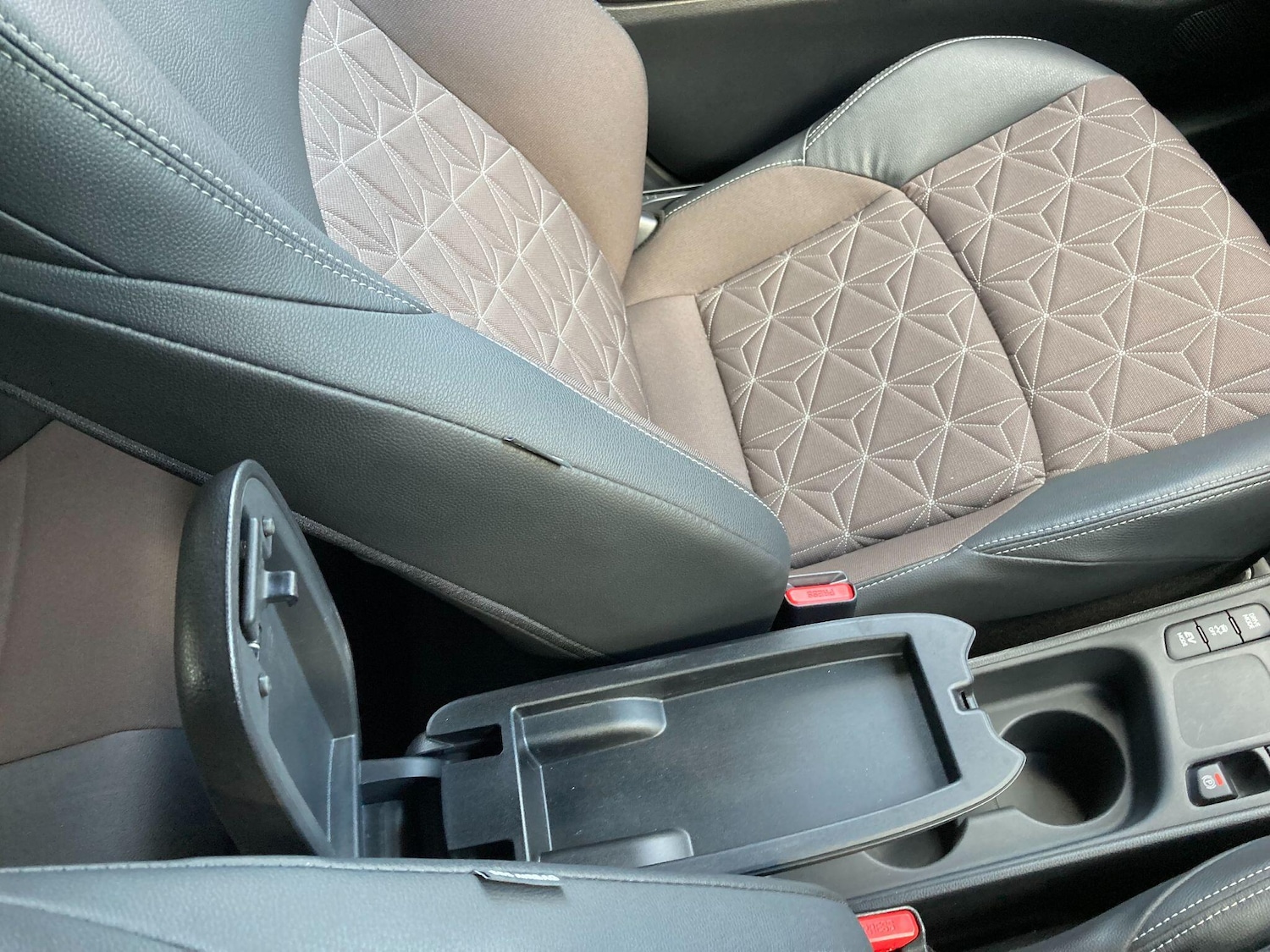 Used Toyota Yaris Cross 2022 for sale - 76246642: Photo 65