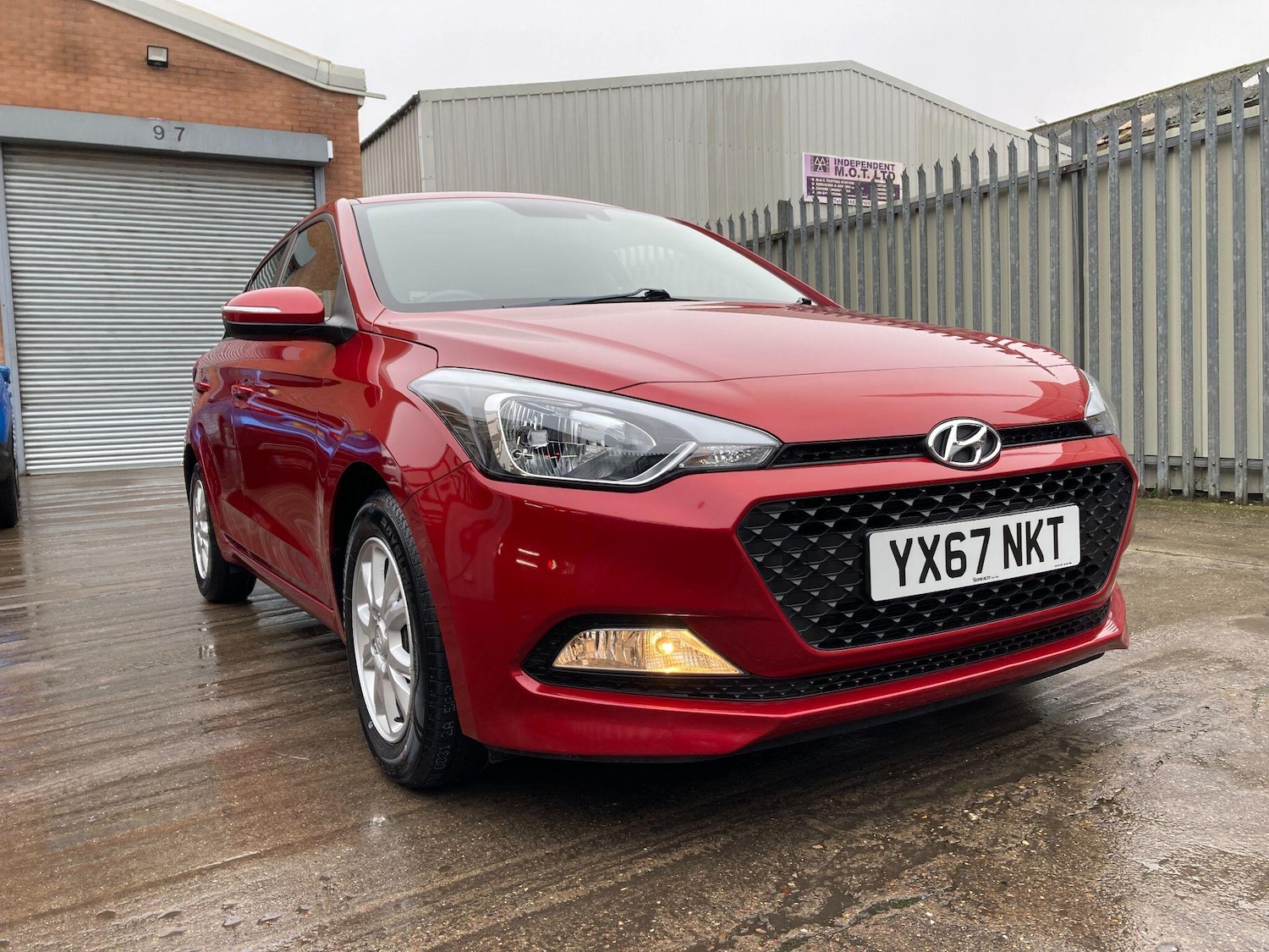 Used Hyundai i20 2017 for sale - 76850537: Photo 11
