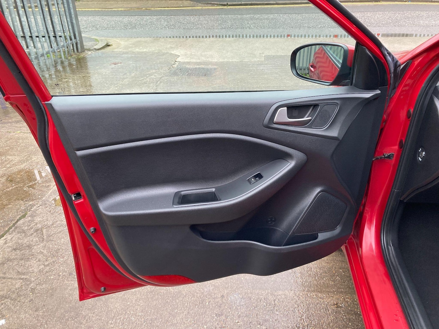 Used Hyundai i20 2017 for sale - 76850537: Photo 31