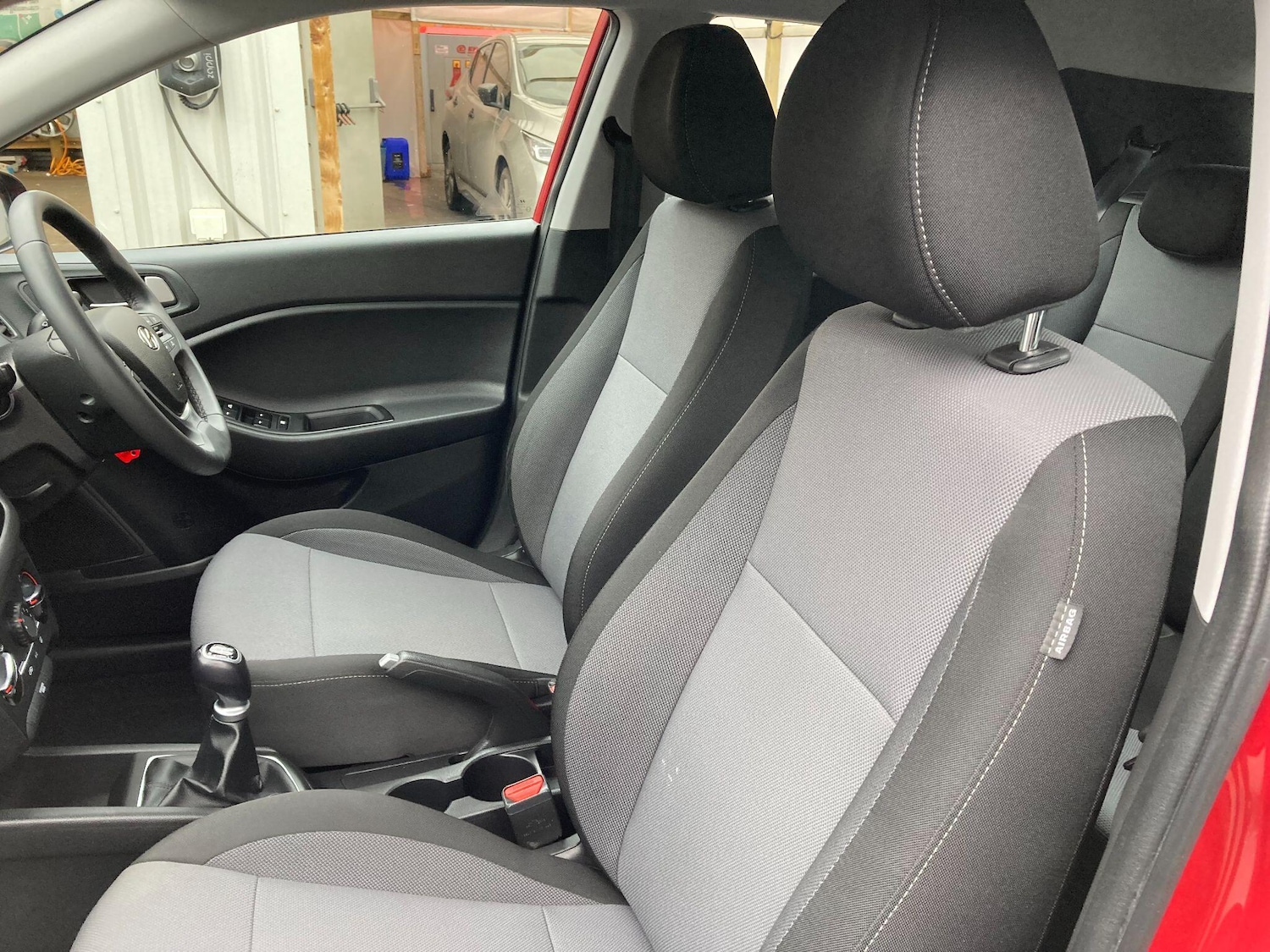 Used Hyundai i20 2017 for sale - 76850537: Photo 33