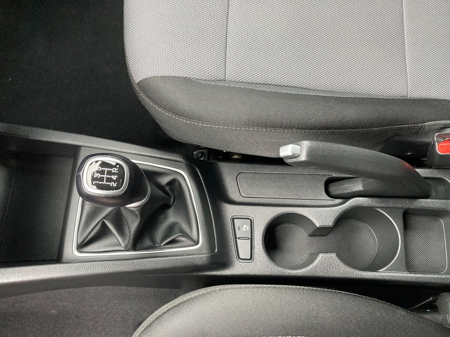 Used Hyundai i20 2017 for sale - 76850537: Photo 36