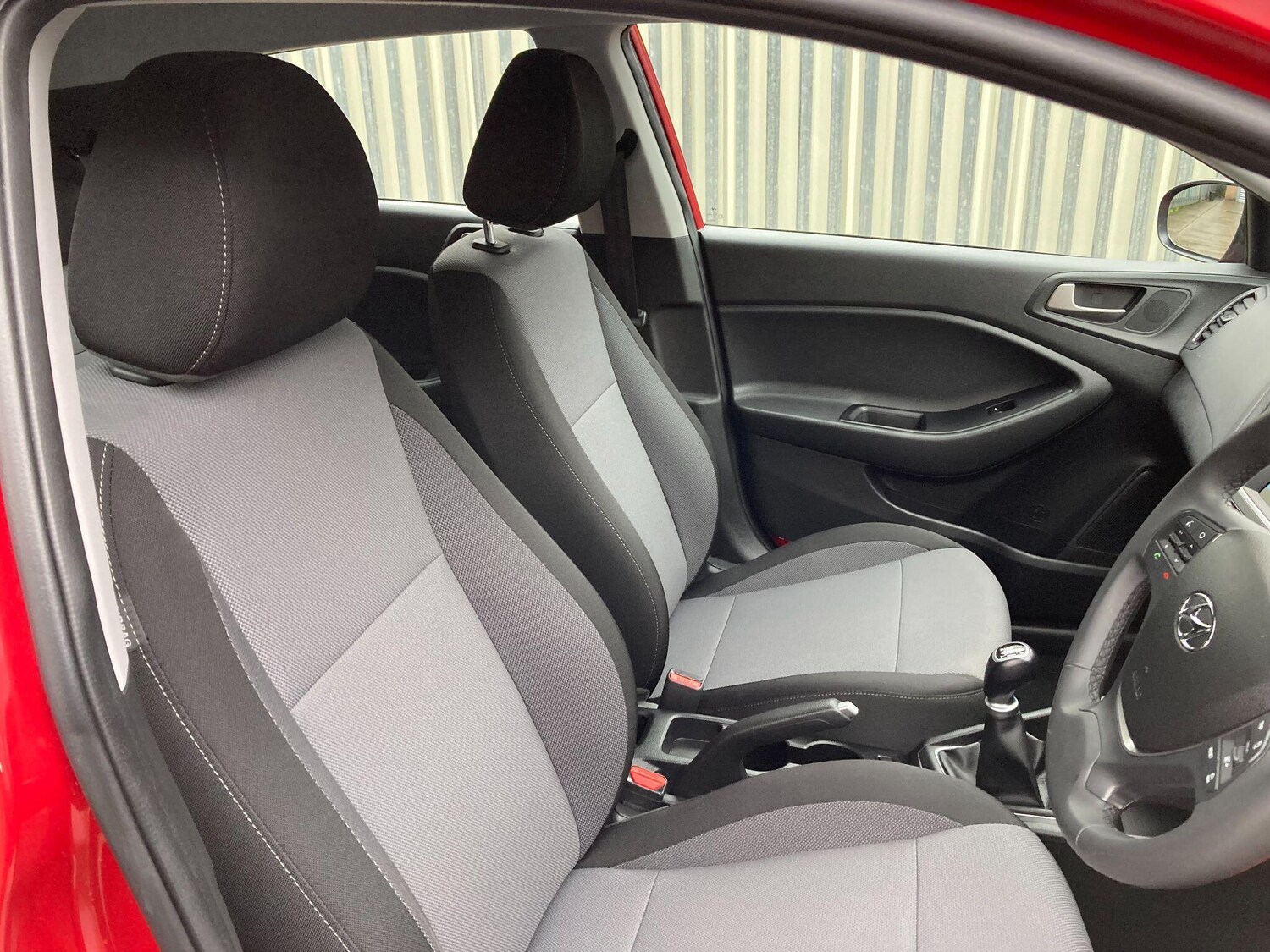 Used Hyundai i20 2017 for sale - 76850537: Photo 43