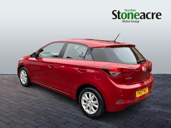 Used Hyundai i20 2017 for sale - 76850537: Photo