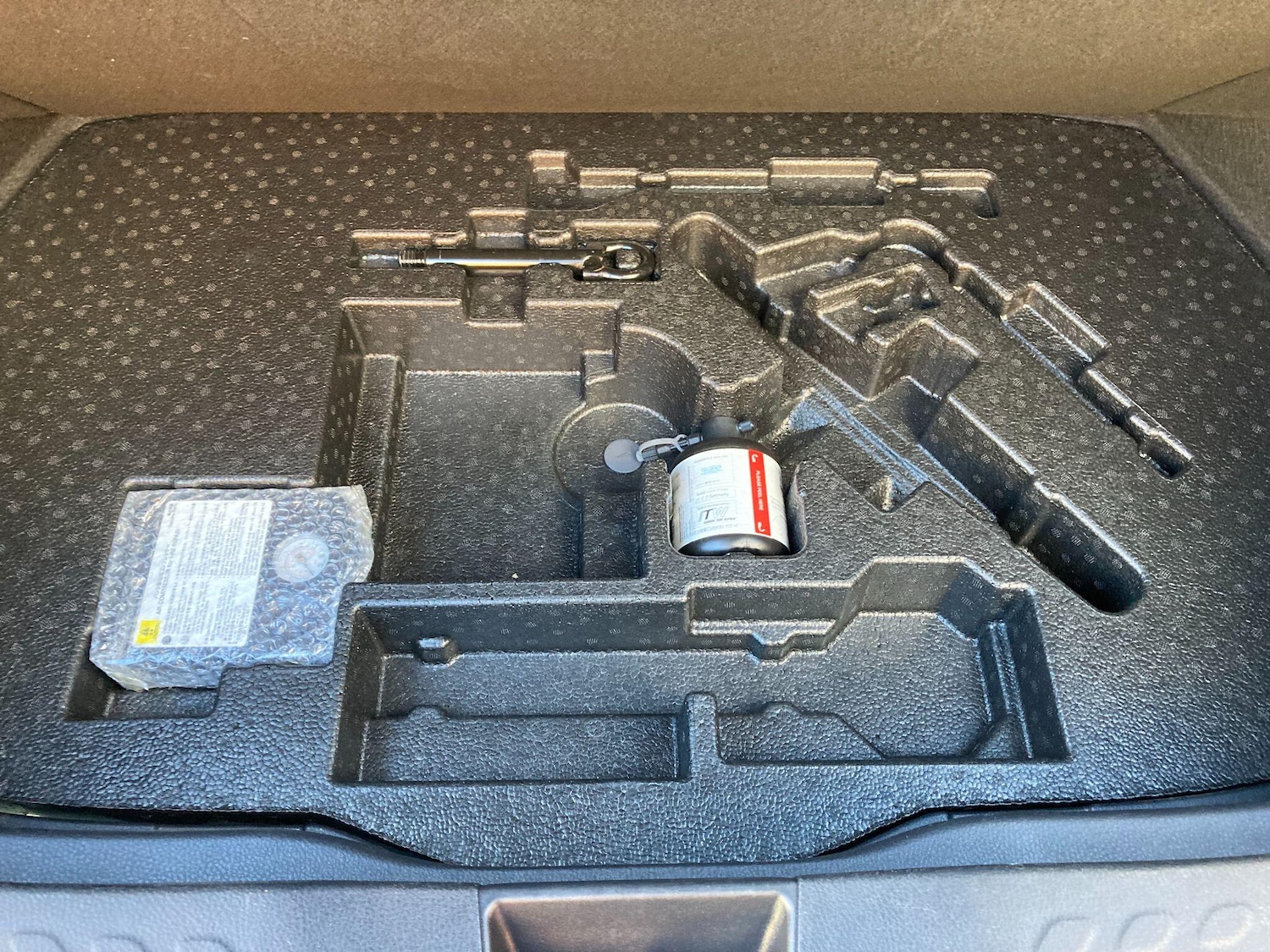 Used Toyota C-HR 2023 for sale - 76584722: Photo 26