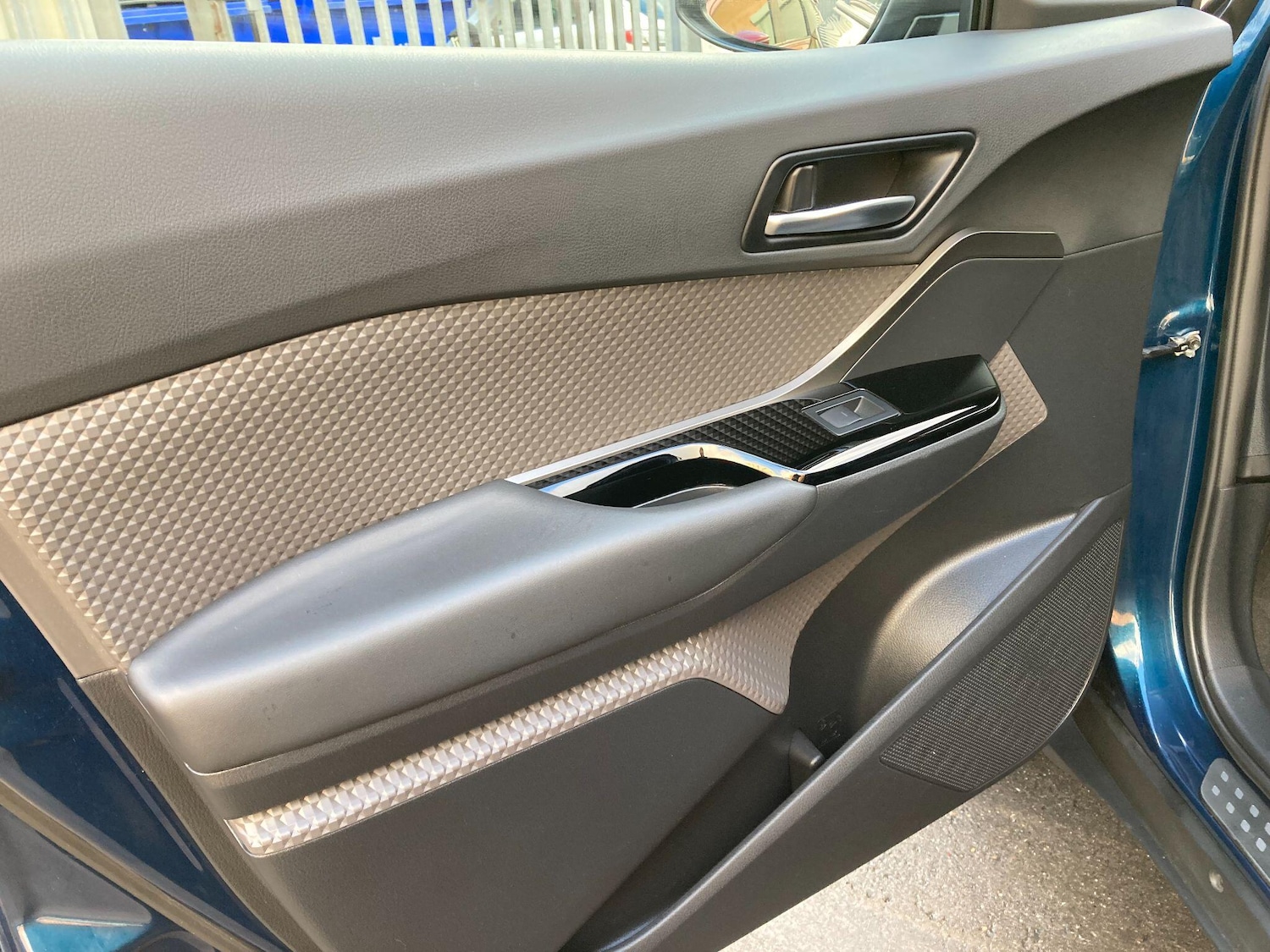 Used Toyota C-HR 2023 for sale - 76584722: Photo 33