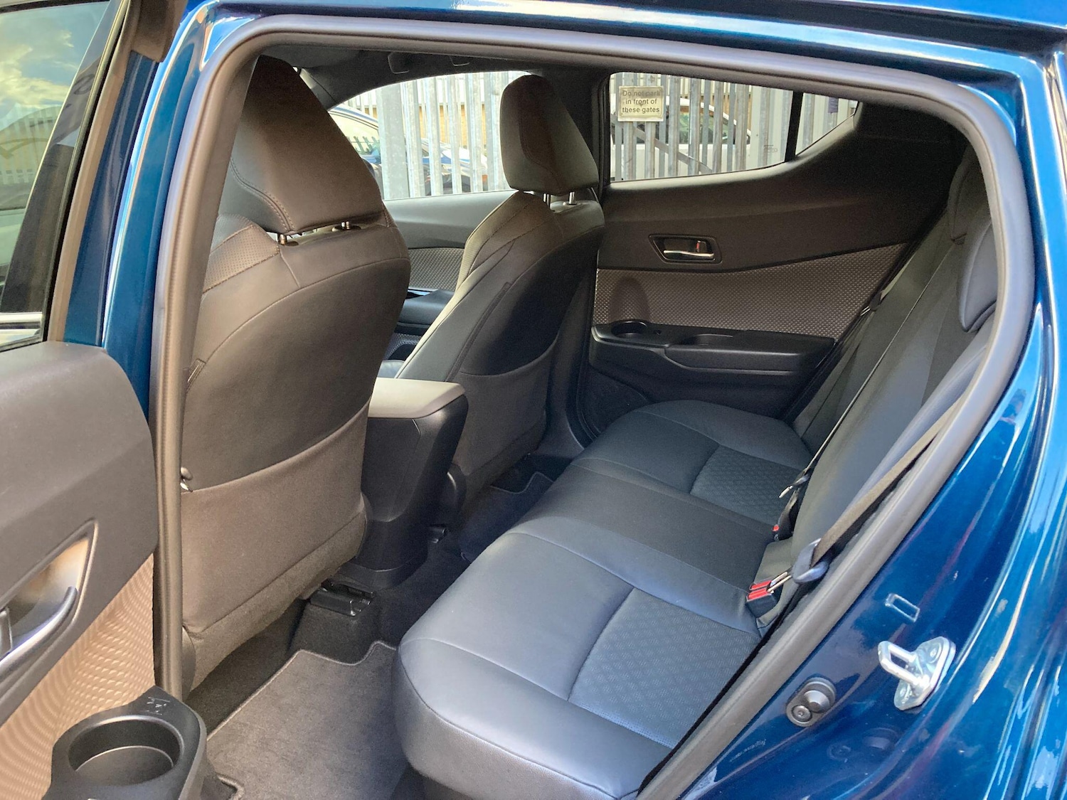 Used Toyota C-HR 2023 for sale - 76584722: Photo 34