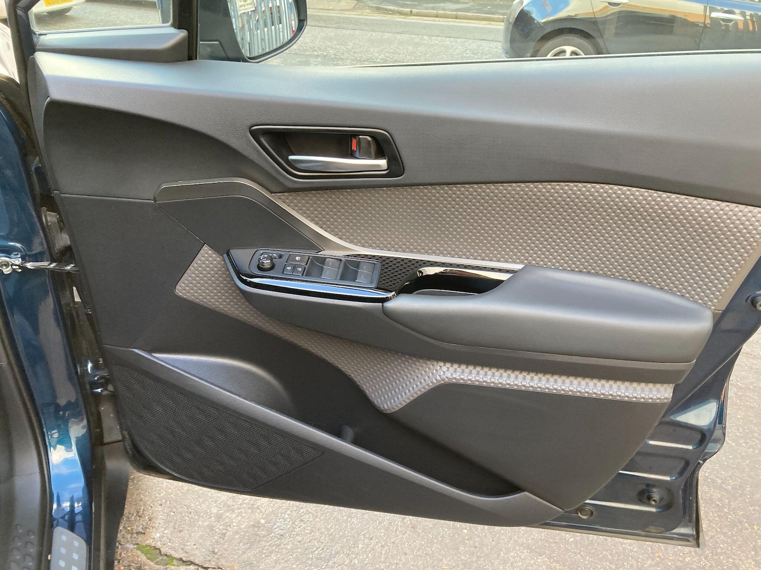 Used Toyota C-HR 2023 for sale - 76584722: Photo 43