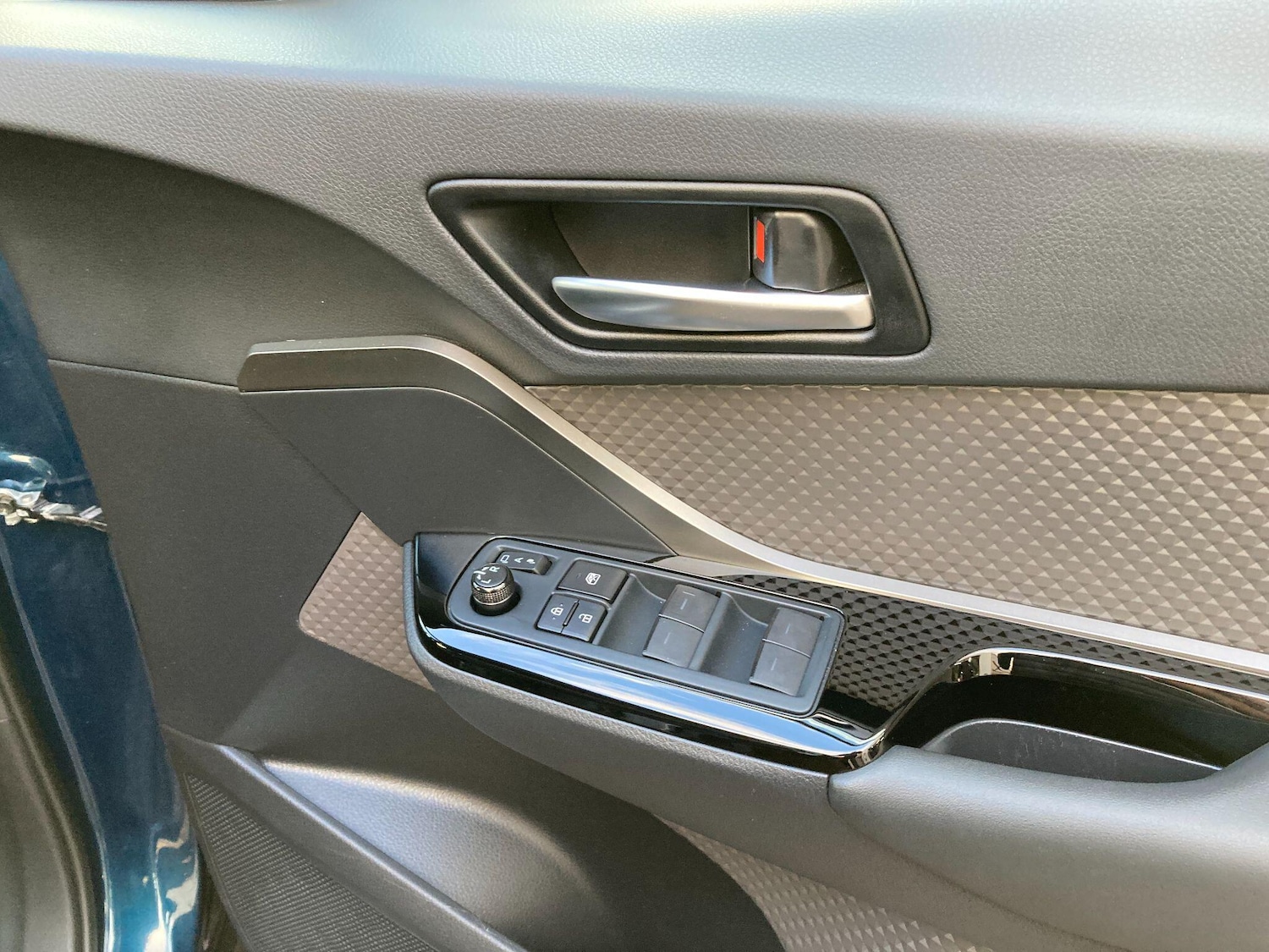 Used Toyota C-HR 2023 for sale - 76584722: Photo 45