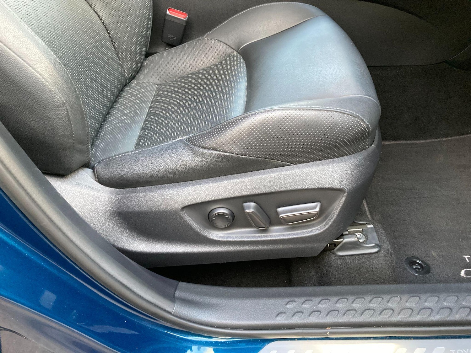 Used Toyota C-HR 2023 for sale - 76584722: Photo 48