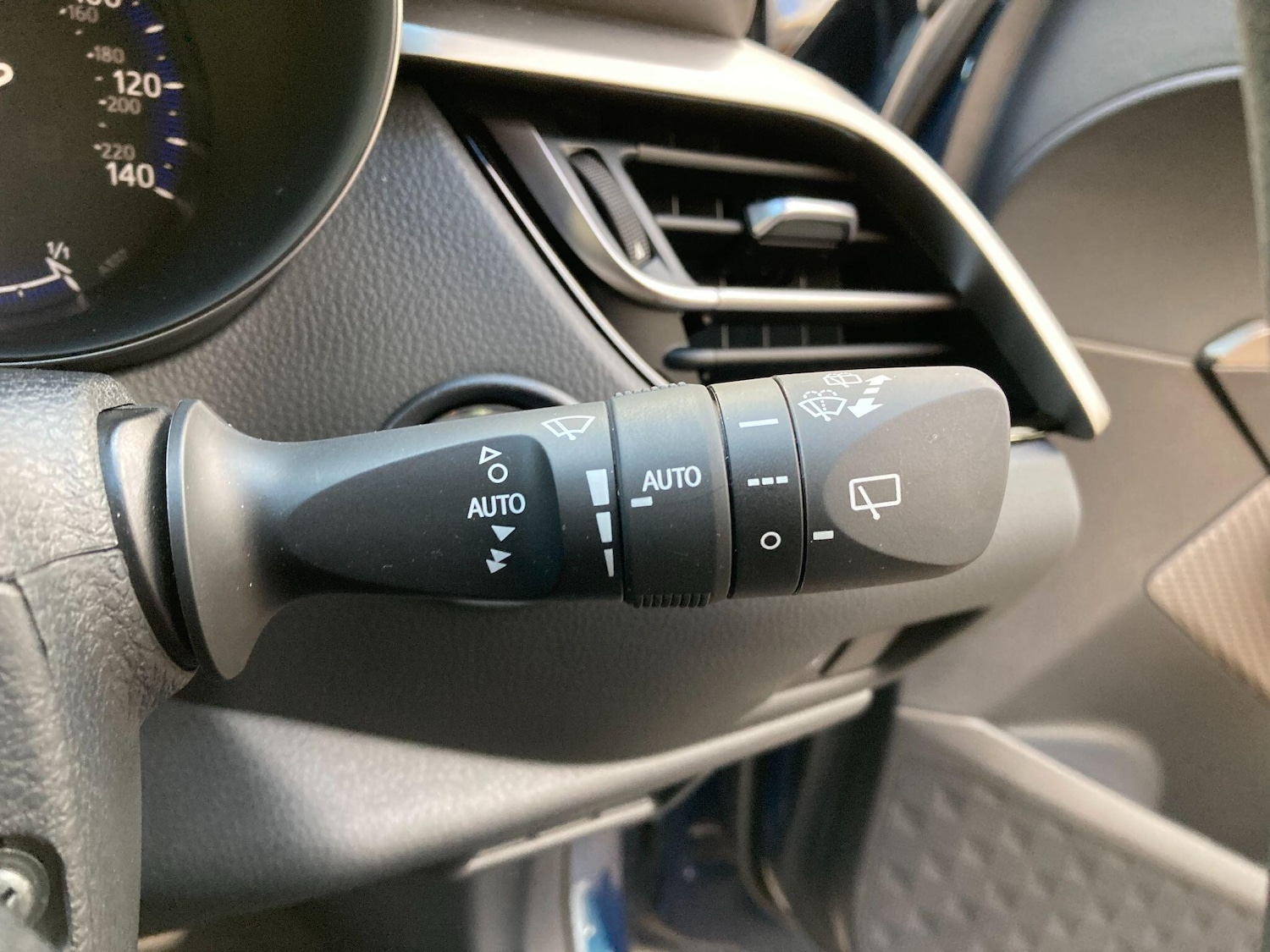 Used Toyota C-HR 2023 for sale - 76584722: Photo 51