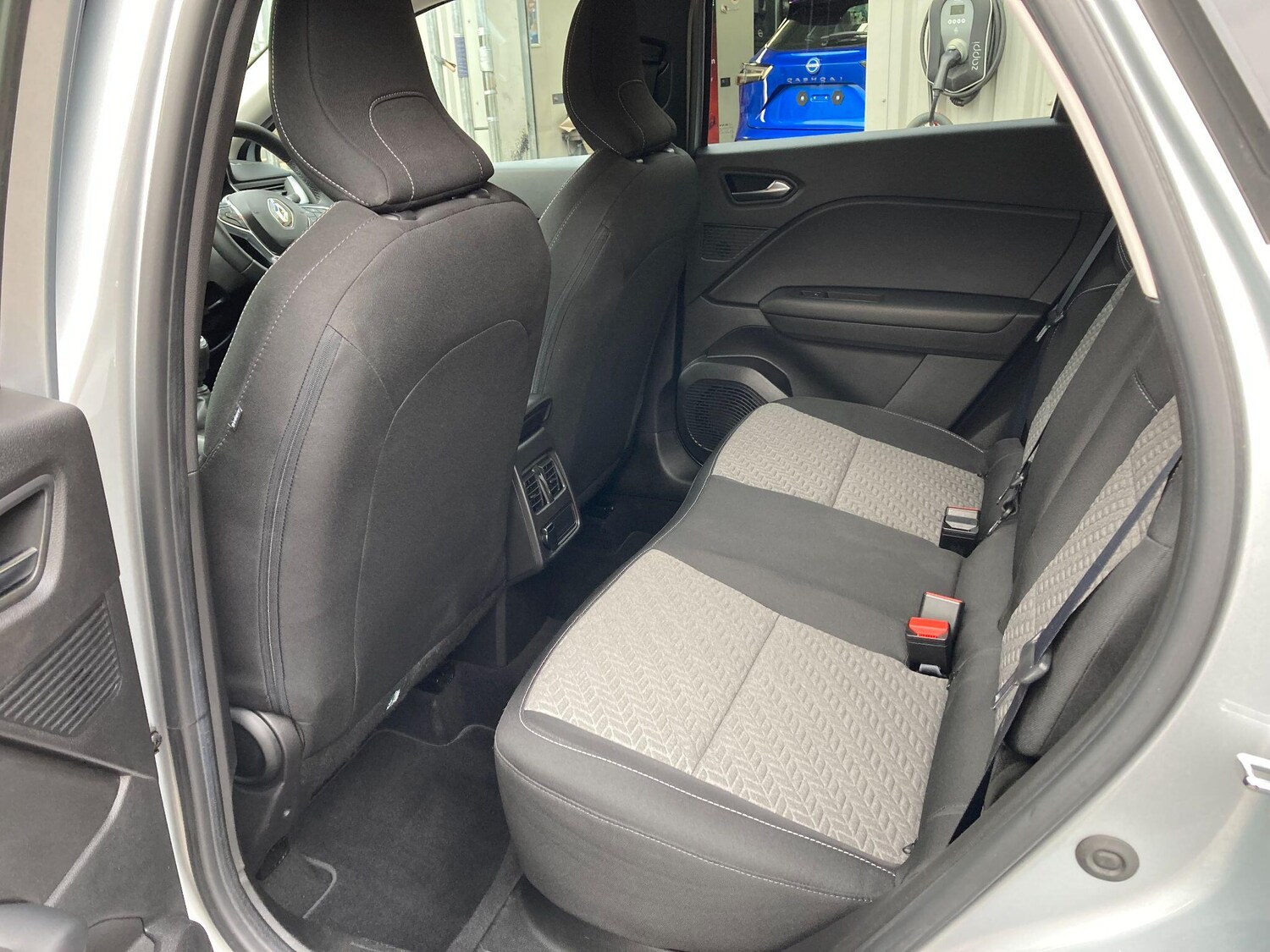 Used Renault Captur 2022 for sale - 76239388: Photo 36